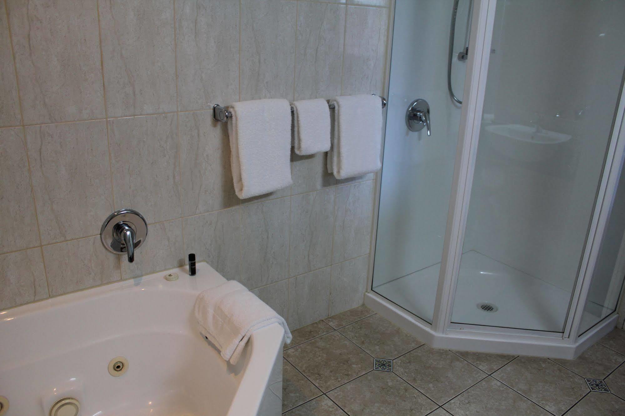 Harbour City Motor Inn & Conference Тауранга Екстериор снимка